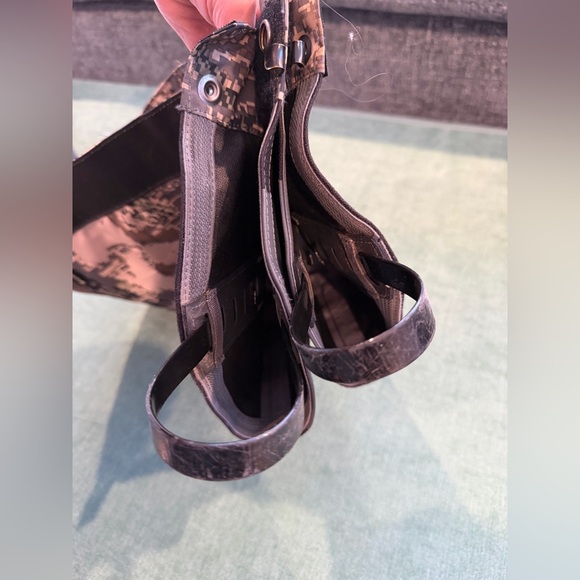 Sitka Stormfront Camouflage and Black Gaiters - Picture 5 of 5